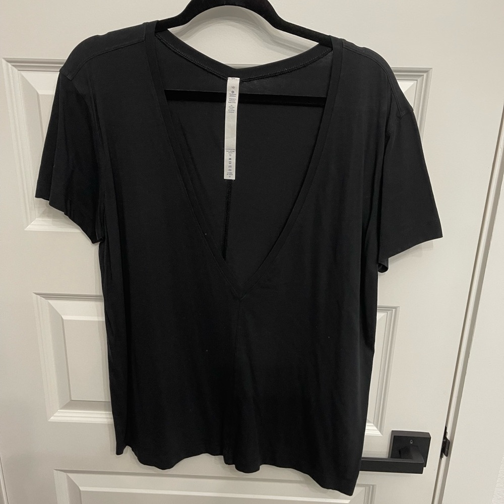 Lululemon Deep V Tee Black size 10